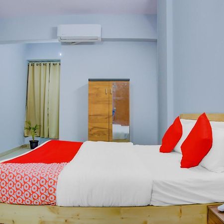Oyo 75173 Hotel Regency Сурат Екстер'єр фото