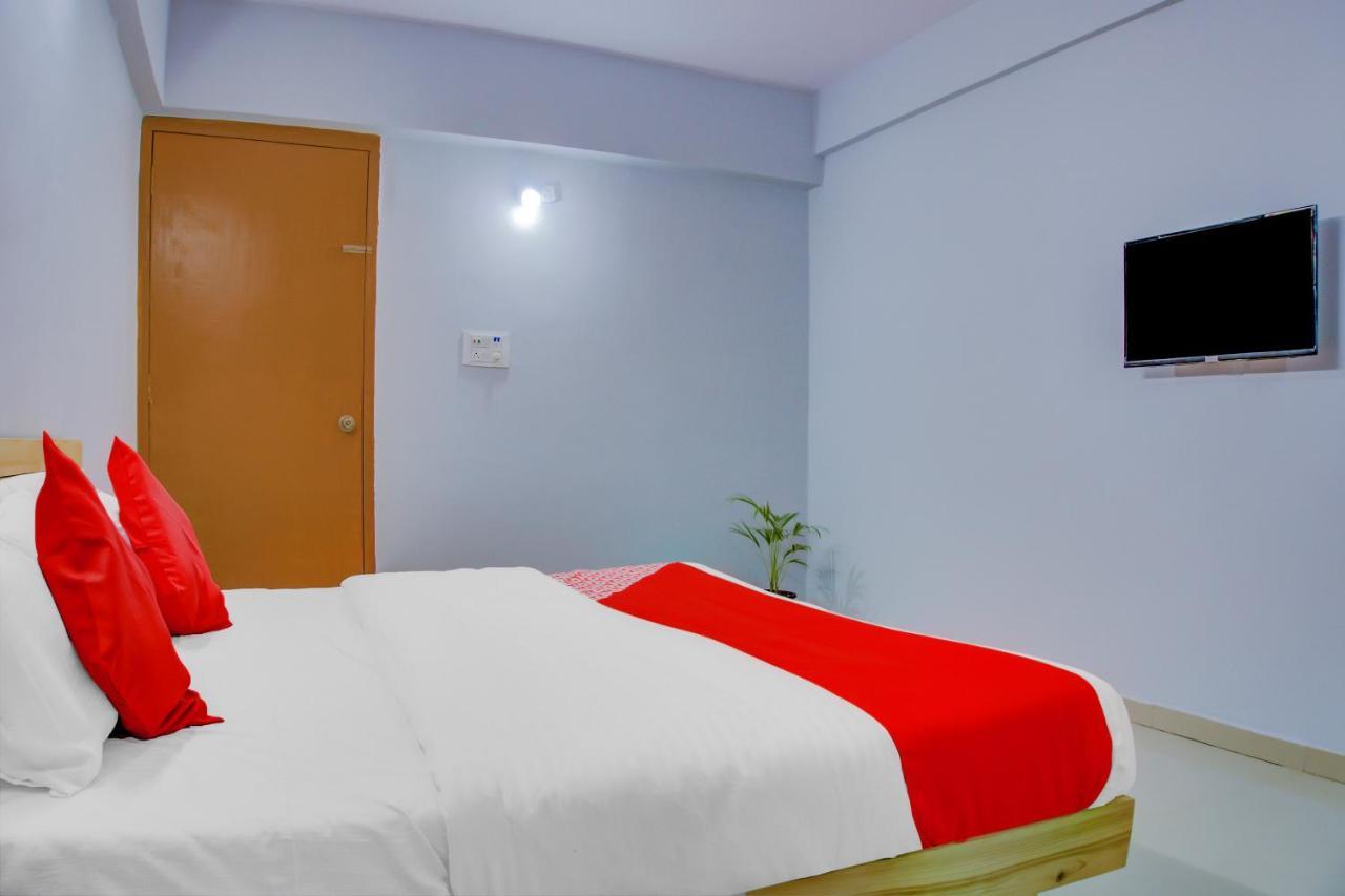 Oyo 75173 Hotel Regency Сурат Екстер'єр фото